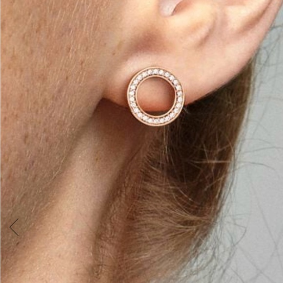14k rose gold plated Pandora earrings 😍 - Picture 3 of 4